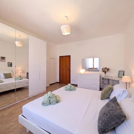 -vicino Al Mare- Giardino Privato Wifi Ac شقة