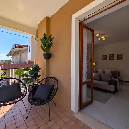 -vicino Al Mare- Giardino Privato Wifi Ac شقة